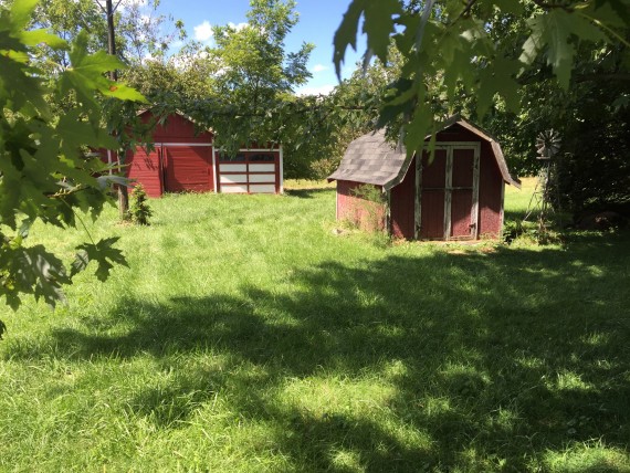 Barn on 1.71 acres