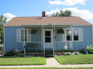 Great Home Close to Schools & Parks. Minimum Bid $60,000