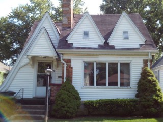 Absolute auction of cute bungalow home