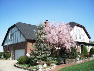 Bellbrook (Sugarcreek Twp) Executive Home on 3.8 Acres