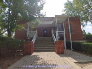 BRICK SCHOOL ADMIN BUILDING FOR AUCTION SALE