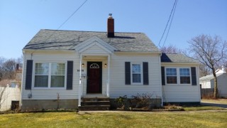 COZY CAPE COD HOME - SUPER CLEAN AND READY