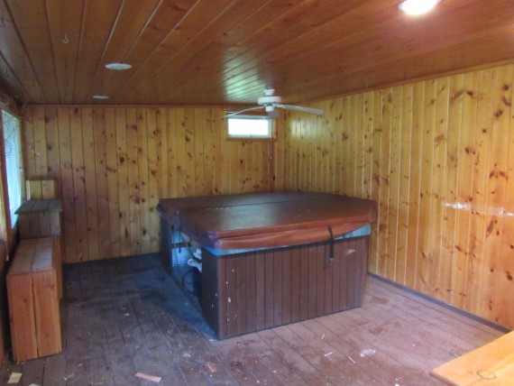 hot tub bonus room