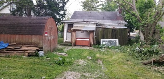 Alley Access Fenced Back Yard