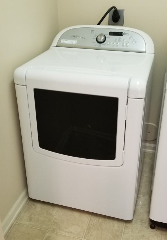 Matching Clothes Washer & Dryer Stay