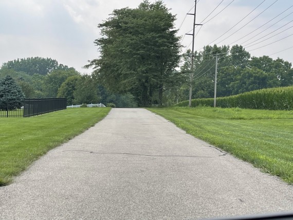 Bike path along bidding lot 1