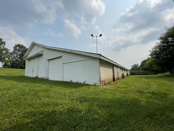 Barn on bidding lot 1, back side