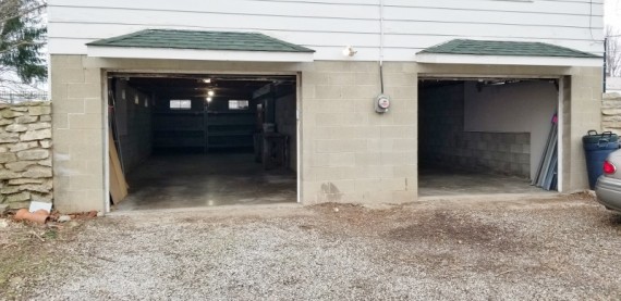 Enclosed Space for 3 Cars? Car   Boat?, Motorcycles? Work Shop? 