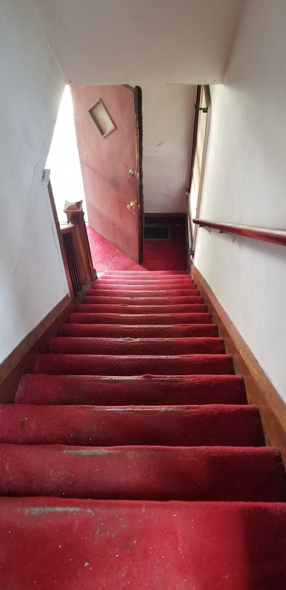 Upstairs Staircase Original Oak Stairs & Woodwork