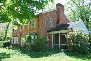 Estate Home sitting on Hole 7 of Springfield Country Club  Owners Retiring to Florida