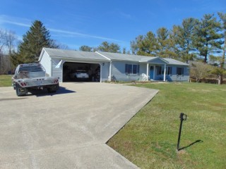 Home - Barn - 10.73 acres