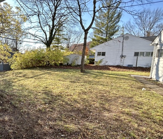 Nice Large Shaded Private Back Yard Area