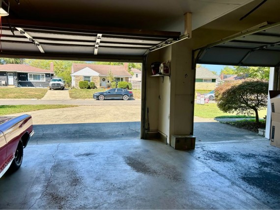 3 Car Attached Finished Garage   Openers   6 Car Concrete Driveway