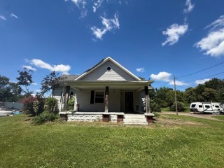 921 Highland Ave, Cambridge, OH 43725