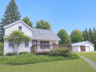 Great Property - Secluded - 4.38 acres - 3 Bedrooms and Outbuilding 