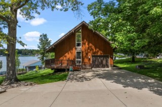 Lakefront Home @ Shawnee Lake in Jamestown