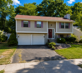 4115 Berrybush Dr, Columbus, OH 43230