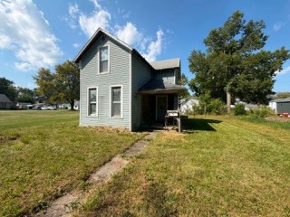 214 E James St, Bradford, OH 45308