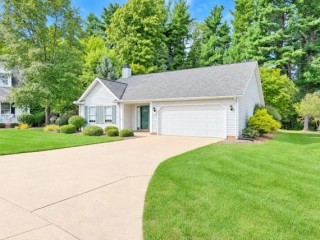Great Location - One Story Condo