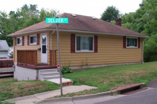 EXCELLENT RENTAL INCOME OR STARTER HOME