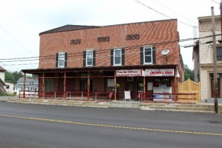 Great Multi Use Commercial Property!